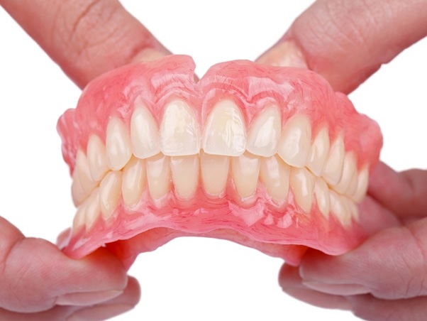 Hàm giả tháo lắp - Phương pháp giúp thay thế răng số 5 đã mất