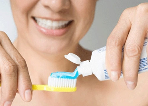 Chăm sóc răng đúng cách, khoa học để khắc phục tình trạng răng vàng ố và để răng khỏe hơn