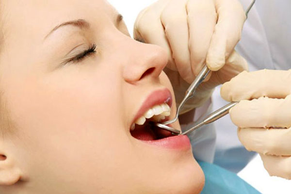 Cách khắc phục tình trạng bọc răng sứ bị hôi hiệu quả